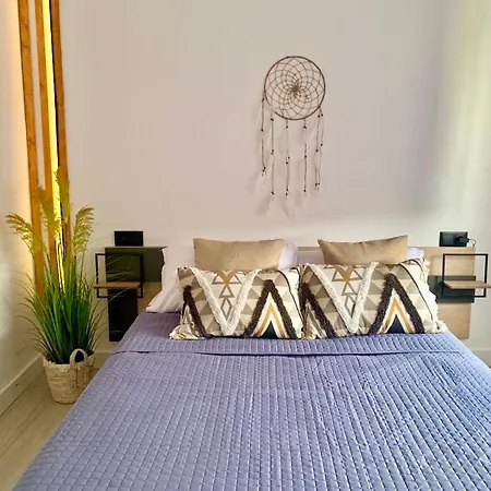 Grey House - Feel The Vibe Apartman Vigo