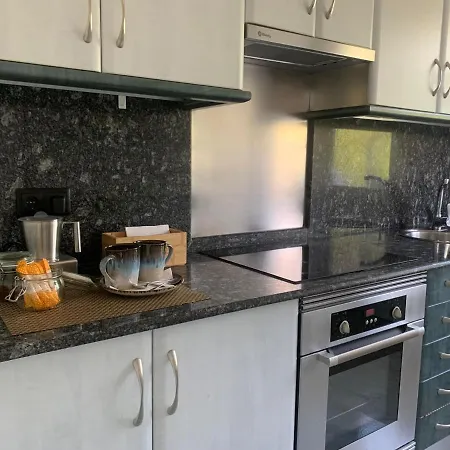 Grey House - Feel The Vibe Apartman