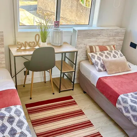 Grey House - Feel The Vibe Apartman