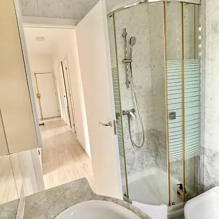 Grey House - Feel The Vibe Apartman