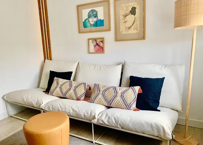 Grey House - Feel The Vibe