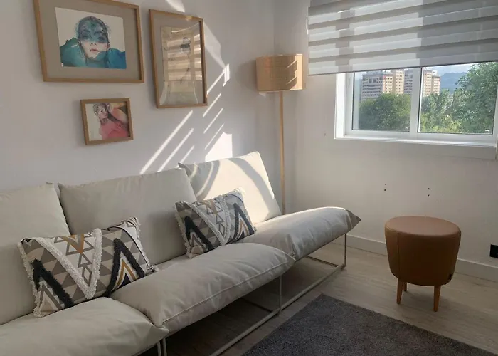 Grey House - Feel The Vibe * Βίγκο